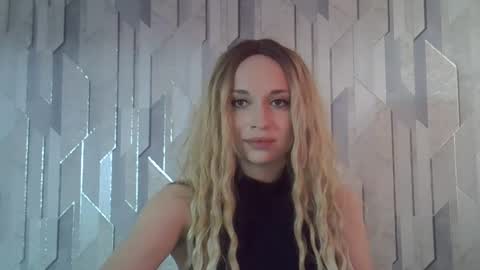 gina_helly online show from July 25, 8:21 am