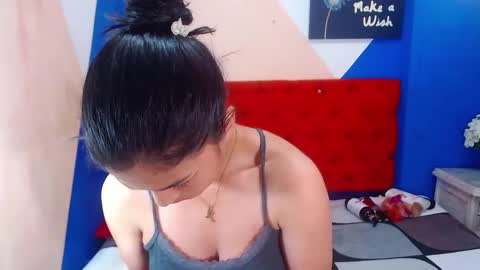 Snapshot of ginasailor chatting on January 22, 12:49 pm ginasailor online show from January 22, 12:49 pm