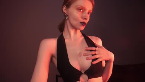 Snapshot of ginger_hugs chatting on February 22, 10:15 pm im expecting 350 thumbs up on my altar online show from February 22, 10:15 pm