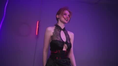 Snapshot of ginger_hugs chatting on September 20, 10:41 pm im expecting 350 thumbs up on my altar online show from September 20, 10:41 pm