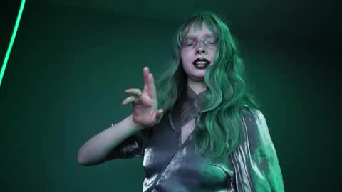        im expecting 350 thumbs up on my altar   online show from March 25, 10:34 pm