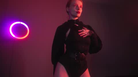 Snapshot of ginger_hugs chatting on September 10, 10:21 pm im expecting 350 thumbs up on my altar online show from September 10, 10:21 pm