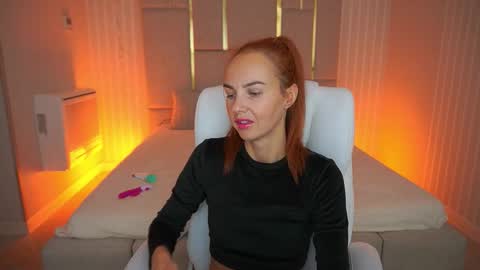 Snapshot of gingergazee chatting on October 22, 7:02 am GinegerGazee online show from October 22, 7:02 am