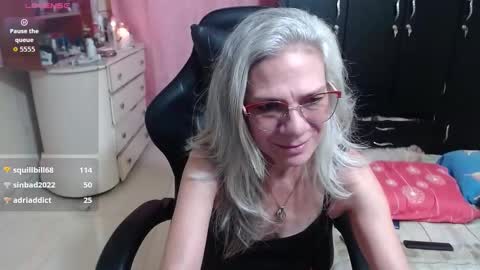 Snapshot of giorgia_xue53 chatting on October 25, 4:31 am Mary online show from October 25, 4:31 am