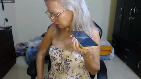 Snapshot of giorgia_xue53 chatting on February 12, 12:05 am Mary online show from February 12, 12:05 am