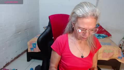 Snapshot of giorgia_xue53 chatting on December 26, 2:16 pm Mary online show from December 26, 2:16 pm