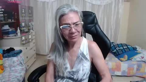 Snapshot of giorgia_xue53 chatting on September 16, 3:03 am Mary online show from September 16, 3:03 am