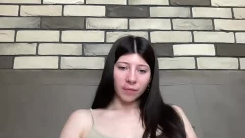 girl_cute007 online show from July 8, 9:50 pm