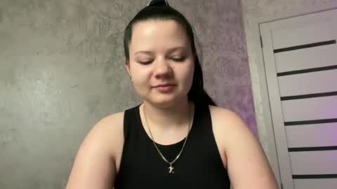 girl_cute07 online show from June 28, 5:19 pm