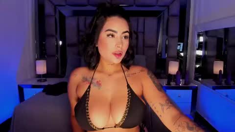 GIRL GRAY online show from July 22, 7:04 pm