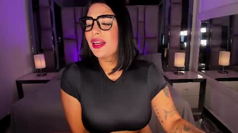 GIRL GRAY online show from July 11, 9:04 pm