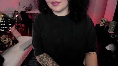 Snapshot of girl_inline chatting on October 13, 1:41 am girl_inline online show from October 13, 1:41 am
