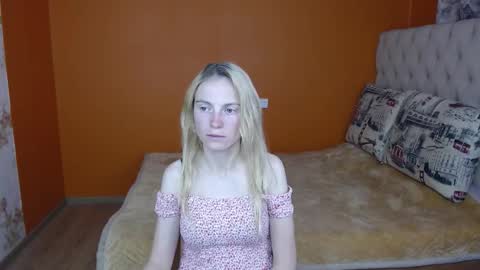 Snapshot of girl_summer97 chatting on October 12, 2:08 pm Katia online show from October 12, 2:08 pm