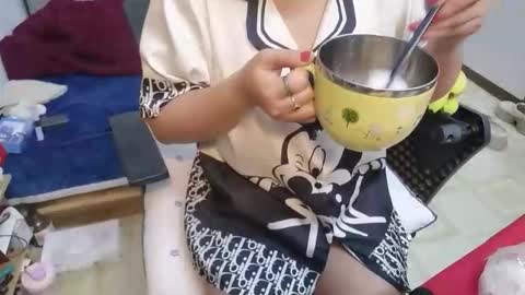 girlhanoi online show from December 18, 3:22 am