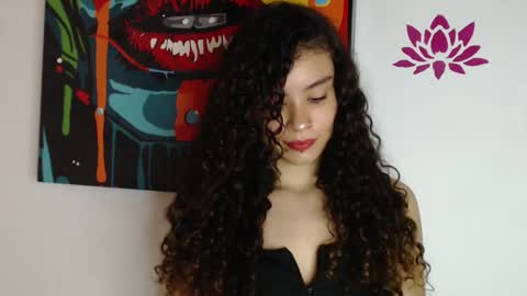 Snapshot of girlonhotflames chatting on October 28, 1:00 am LananaSofia and Boy online show from October 28, 1:00 am