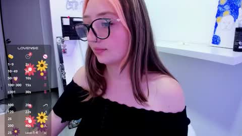 Maze    Thumbs up online show from November 21, 12:34 am