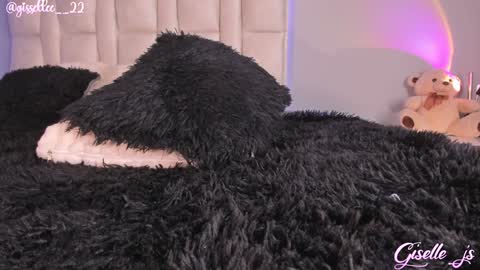 Instagram gisellee  22  online show from March 10, 6:34 pm