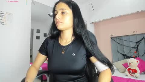 GISELLE ROLDAN online show from October 23, 5:35 am