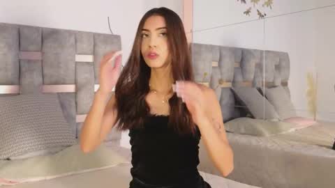 giselleclair online show from November 4, 12:10 pm