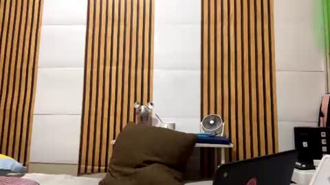gisellekari online show from June 9, 1:21 pm