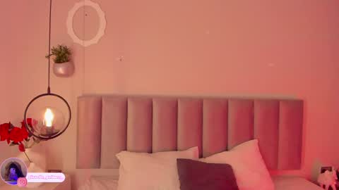 Snapshot of gisselle_palmer chatting on February 24, 7:30 pm online show from February 24, 7:30 pm