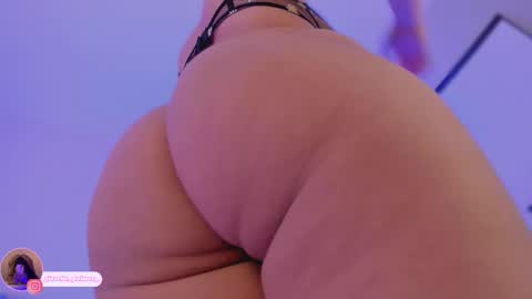 Snapshot of gisselle_palmer chatting on February 22, 7:32 pm online show from February 22, 7:32 pm