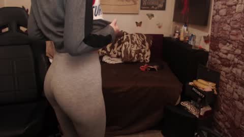 Glamourhottie online show from December 5, 8:44 am