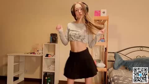 Catalina online show from December 5, 11:33 am