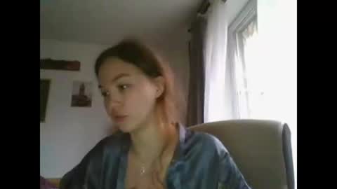 Snapshot of glitter_doll chatting on March 4, 11:19 am glitter_doll online show from March 4, 11:19 am