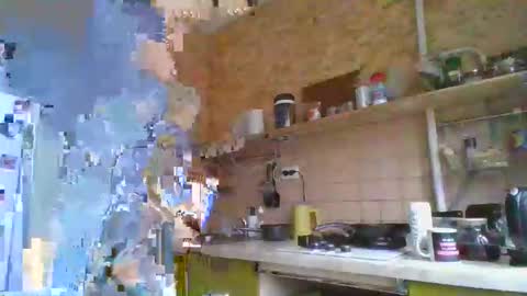 Snapshot of glitter_doll chatting on January 18, 9:24 am glitter_doll online show from January 18, 9:24 am