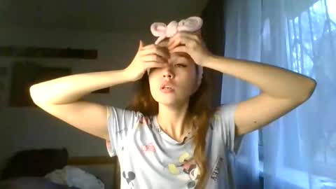 Snapshot of glitter_doll chatting on January 27, 11:32 am glitter_doll online show from January 27, 11:32 am
