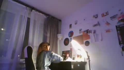 Snapshot of glitter_doll chatting on January 18, 7:26 pm glitter_doll online show from January 18, 7:26 pm