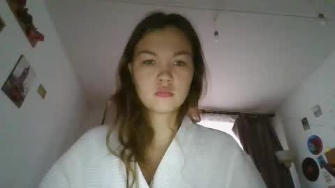 Snapshot of glitter_doll chatting on January 13, 8:58 am glitter_doll online show from January 13, 8:58 am