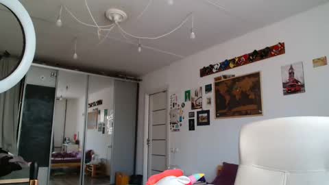 Snapshot of glitter_doll chatting on March 8, 10:41 am glitter_doll online show from March 8, 10:41 am