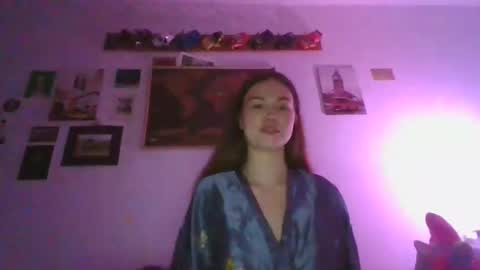Snapshot of glitter_doll chatting on January 4, 2:56 pm glitter_doll online show from January 4, 2:56 pm