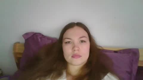 Snapshot of glitter_doll chatting on February 15, 10:44 am glitter_doll online show from February 15, 10:44 am