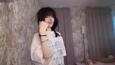 gloomy_muse online show from July 29, 2:39 pm