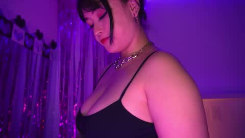 Mimi online show from March 25, 8:45 pm