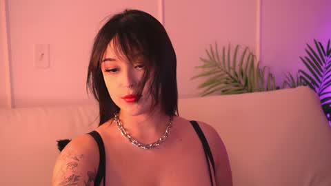 Mimi online show from July 6, 8:44 pm