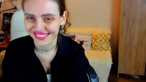 Gloria Wood online show from June 18, 7:08 pm