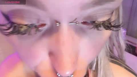 Snapshot of gloryaaaa chatting on September 14, 11:02 pm I want to make you happy and lovense  online show from September 14, 11:02 pm