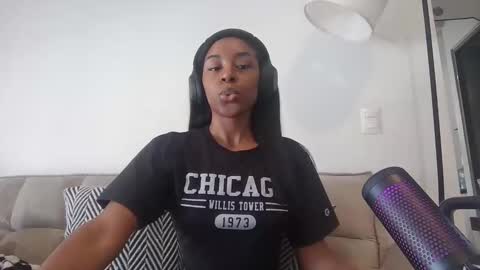 Snapshot of goddessblackk chatting on October 22, 4:12 pm Miss Raven Black online show from October 22, 4:12 pm
