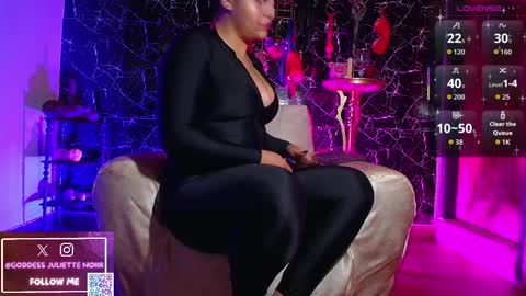 Goddes Juliette Noiir online show from April 4, 11:31 am