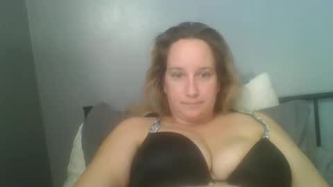 Crystal online show from December 3, 8:06 pm