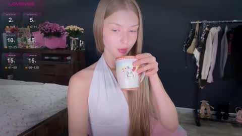 Snapshot of gogo1332 chatting on October 6, 6:56 pm Lissandra online show from October 6, 6:56 pm