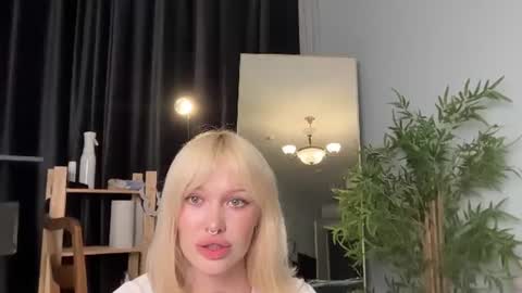 Aline meow   online show from July 26, 6:26 pm