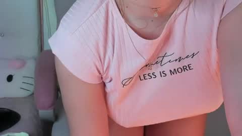 golden_issy online show from June 12, 5:37 am