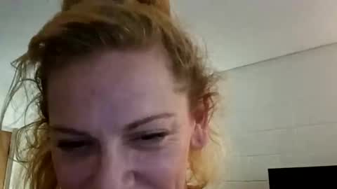 goldendoll1704 online show from June 10, 2:55 am