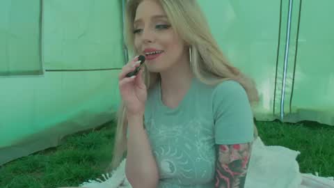 Sammy online show from April 10, 7:31 pm