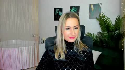 Snapshot of goldenlighte chatting on September 10, 6:52 pm Olivia online show from September 10, 6:52 pm